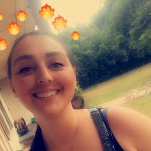 Meet your Posher, Hayley